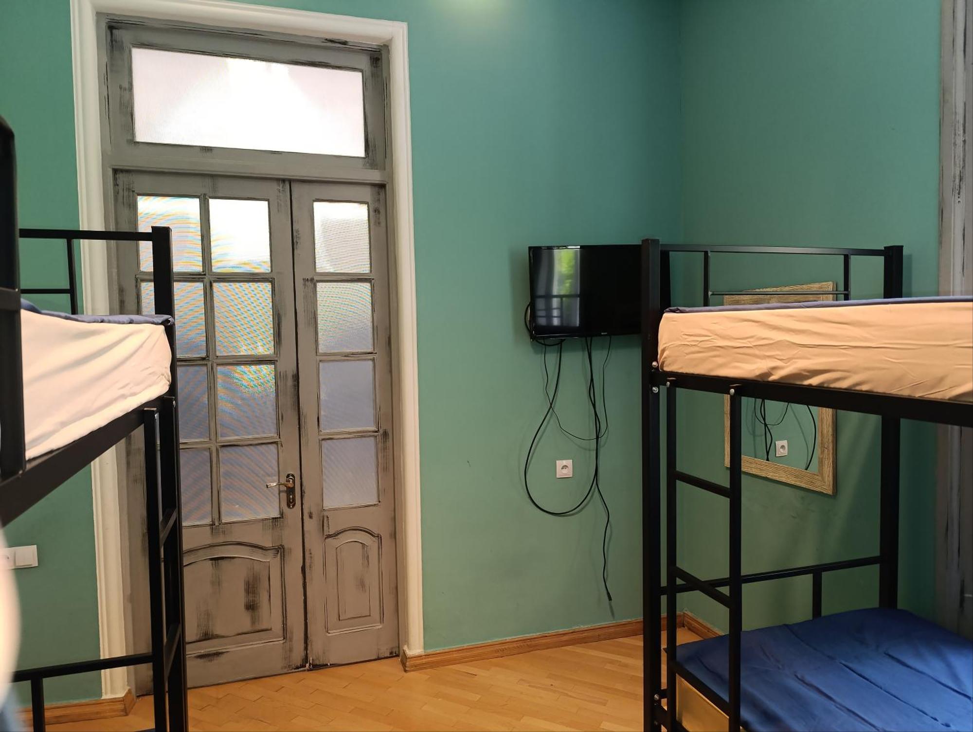 J Square Hostel ティビリシ エクステリア 写真
