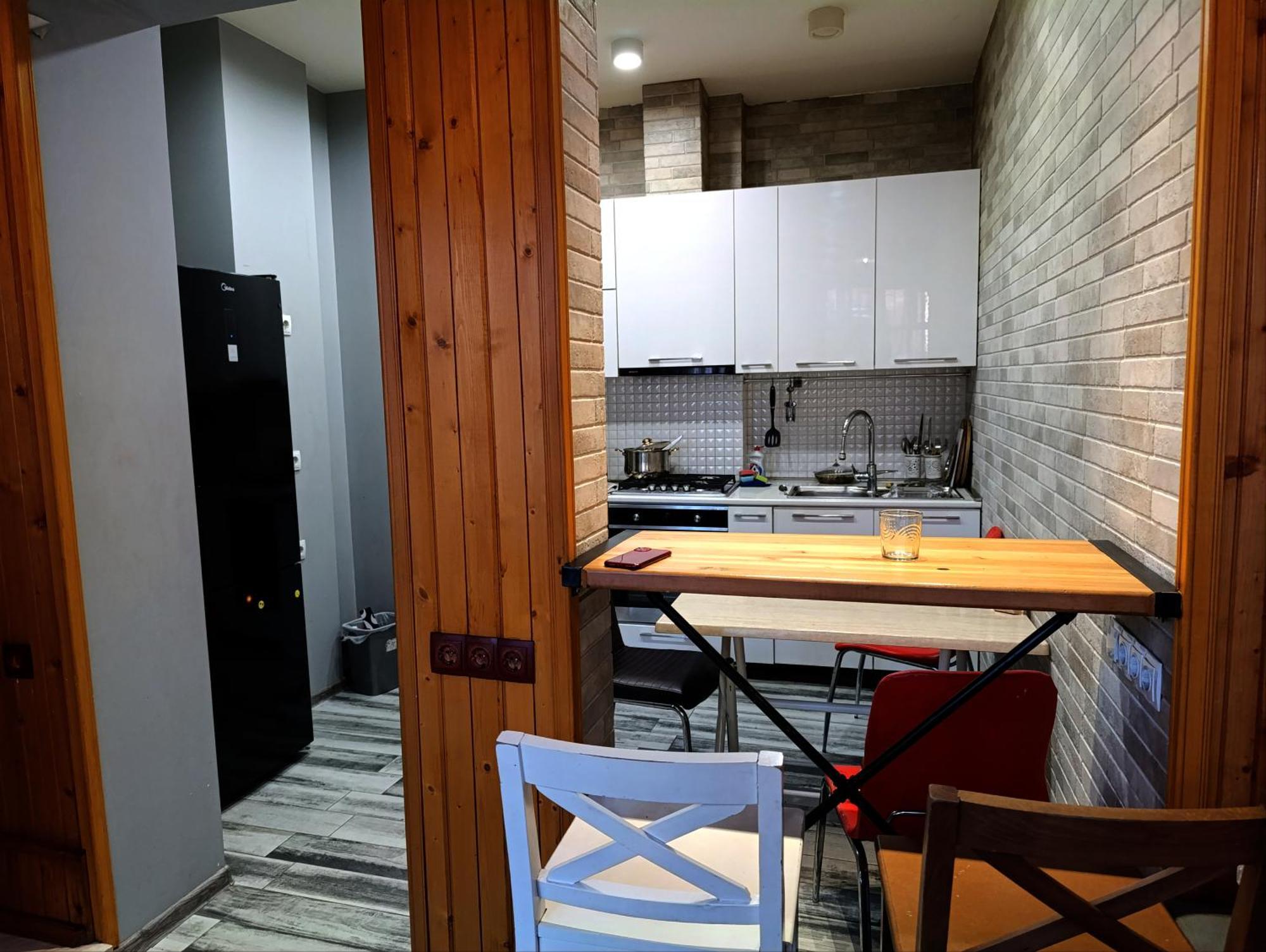 J Square Hostel ティビリシ エクステリア 写真