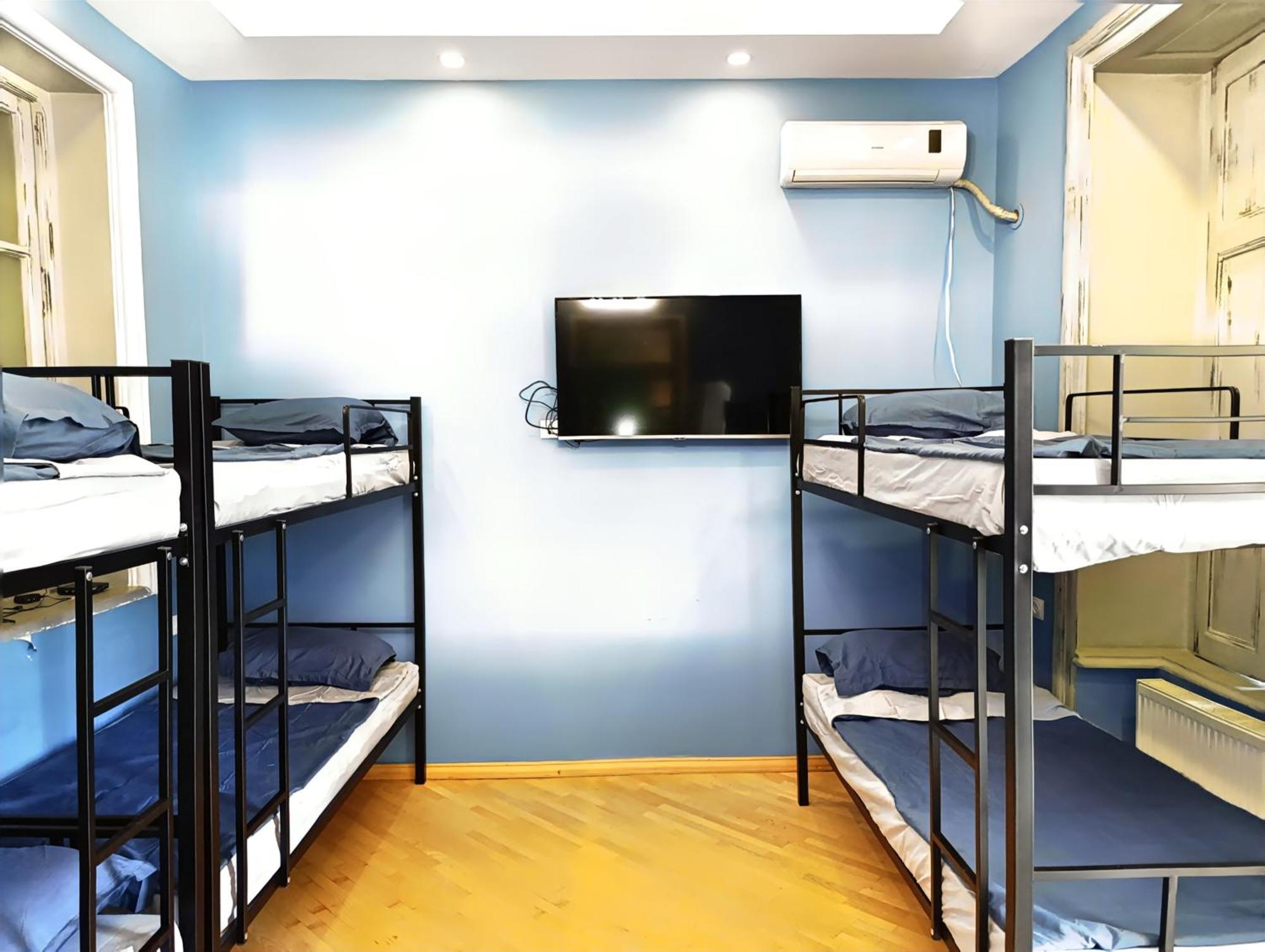 J Square Hostel ティビリシ エクステリア 写真