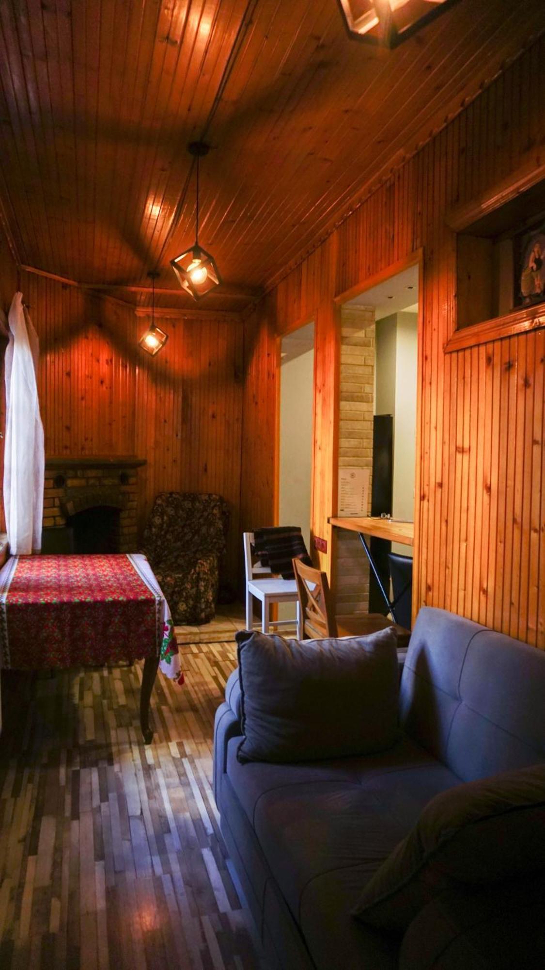 J Square Hostel ティビリシ エクステリア 写真